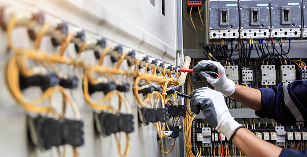 Professional Electrician technician working in Sam Rayburn, TX